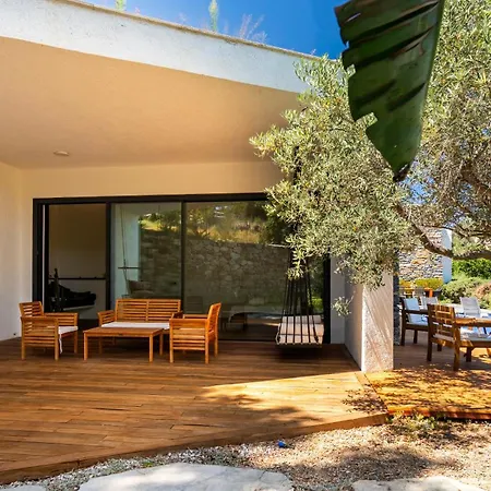 Villa Bodroombnb Fully Private In Yalikavak For 20 Guests ,2 Pools & Botanical Garden Ideal For Events, Families & Friends