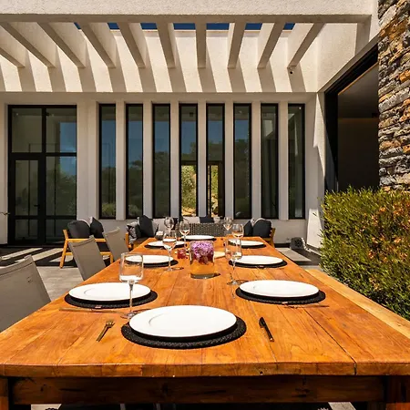 Villa Bodroombnb Fully Private In Yalikavak For 20 Guests ,2 Pools & Botanical Garden Ideal For Events, Families & Friends