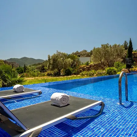 Bodroombnb Fully Private In Yalikavak For 20 Guests ,2 Pools & Botanical Garden Ideal For Events, Families & Friends Gokcebel (Bodrum)